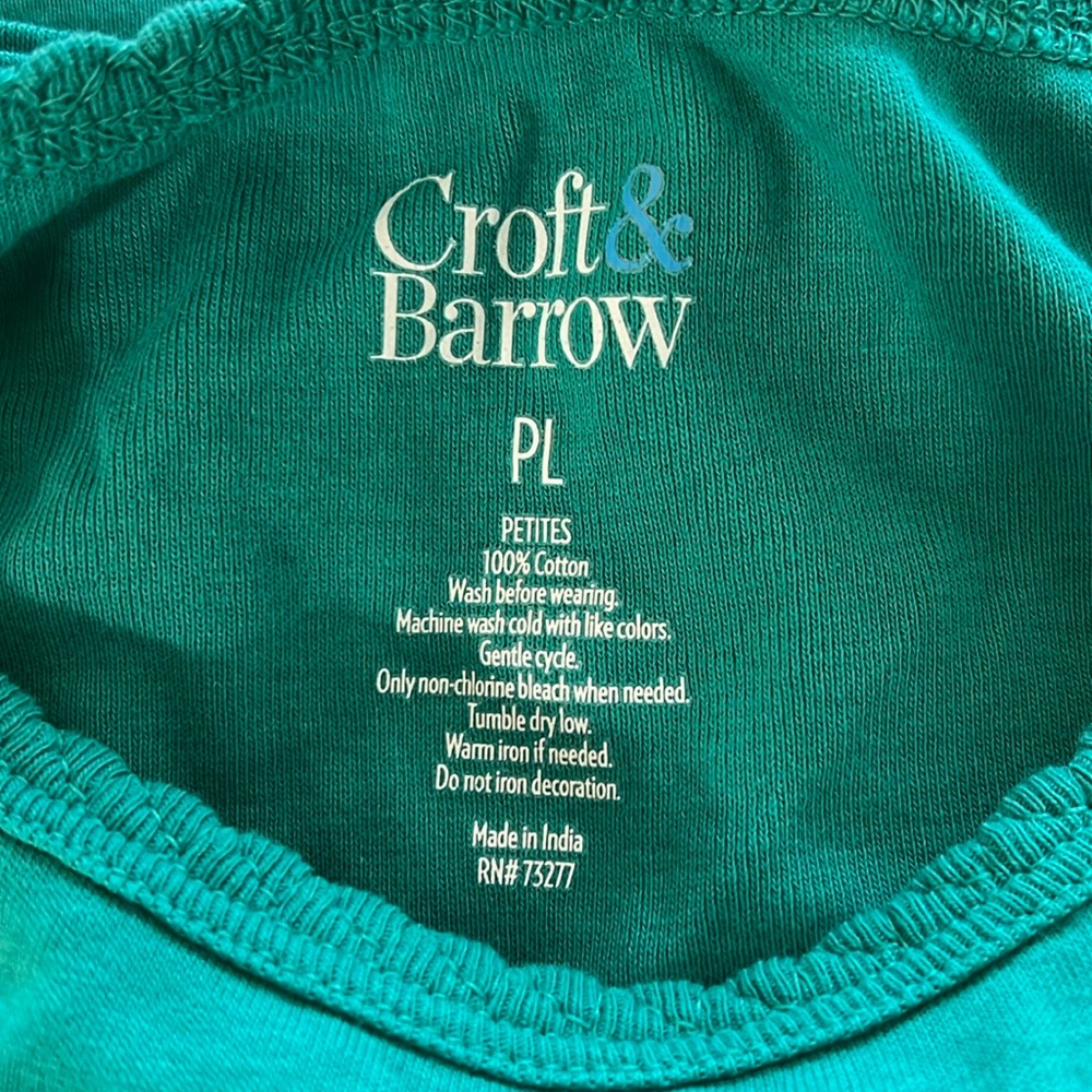 Croft&Barrow PL Kelly green tank with scalloped detail around neck and arm - Picture 2 of 3
